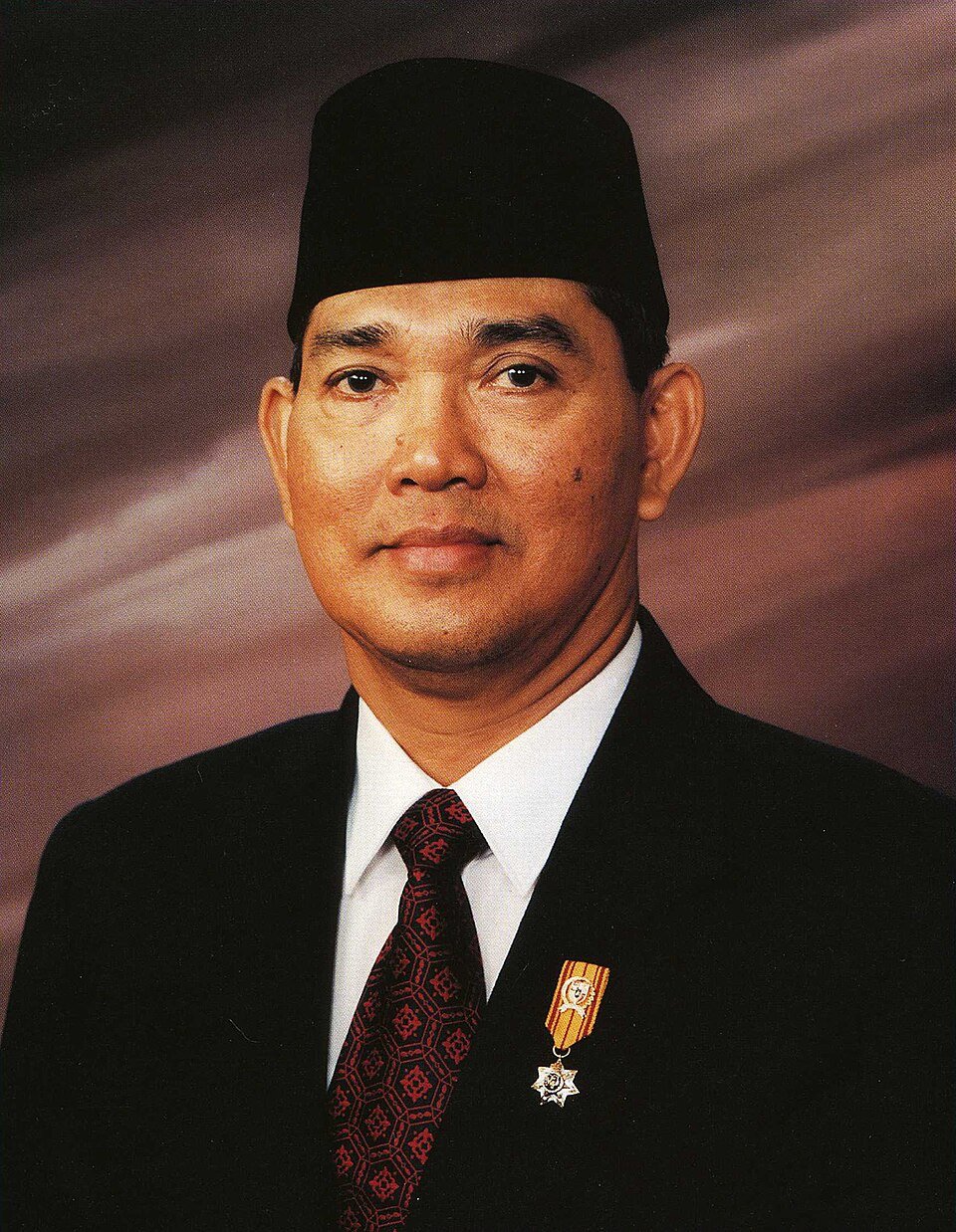 960px-Try_Sutrisno,_1993 Try sutrisno wakil presiden ke-6